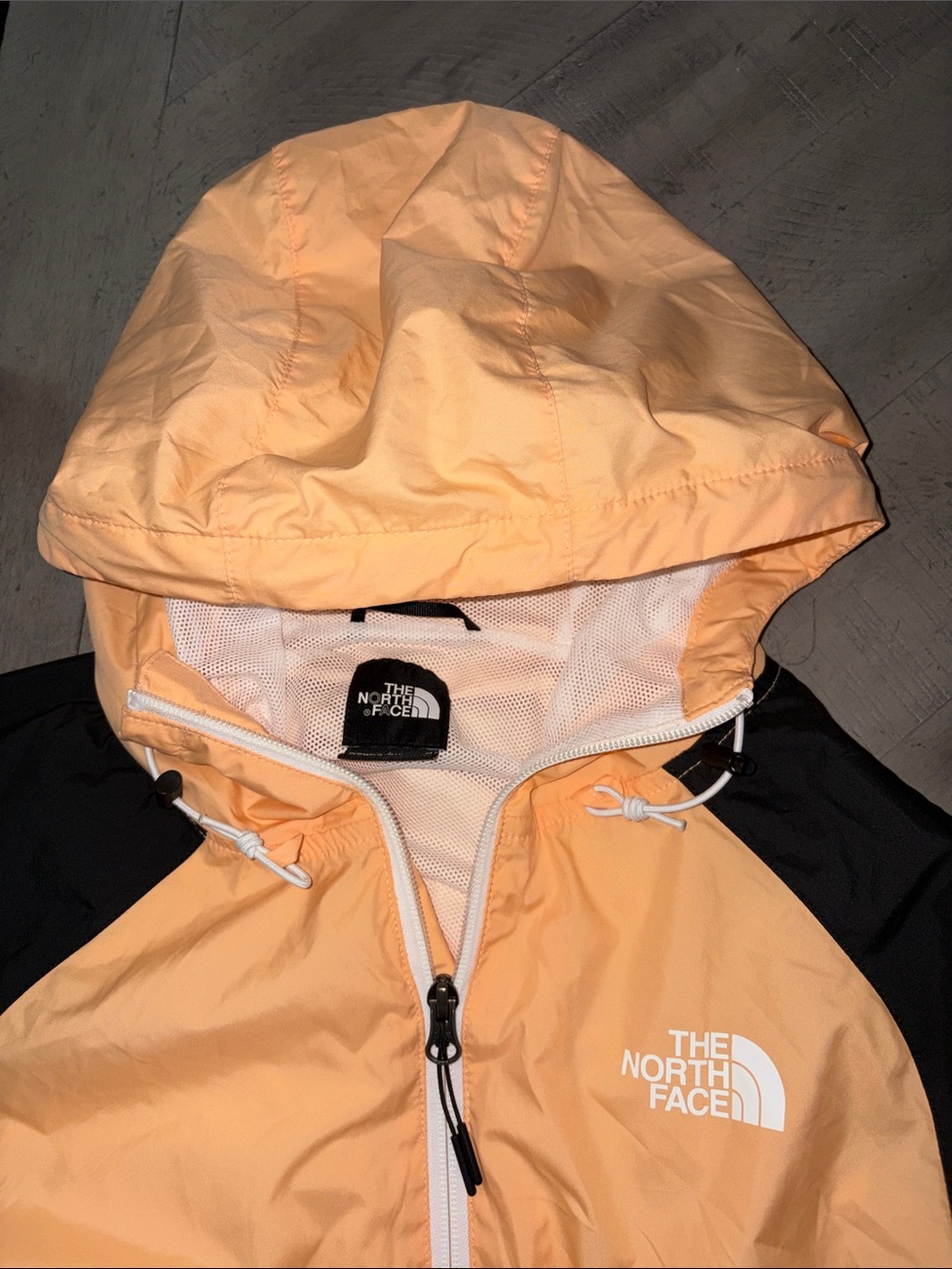 The North Face Womens Peach, Black & White Windbreaker Jacket and Joggers Set - Picture 3 of 14